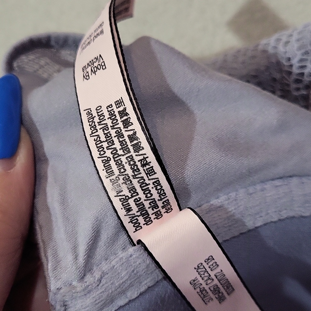 Victoria's Secret Bra - Picture 11 of 13